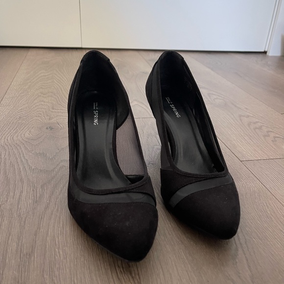 Call it Spring Black Pumps - Picture 2 of 3